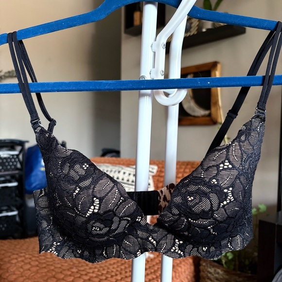 Victoria's Secret Black Lace Bra - Picture 1 of 11
